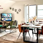 Balkon Mit Schwarzwaldblick, Hunde Frei, Tischfussball, Parkplatz, Familienfreundlich 公寓