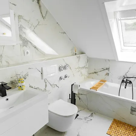 Mariposa Stays, Seenaehe, Balkon, Tischfussball & Parken Apartment Titisee-Neustadt