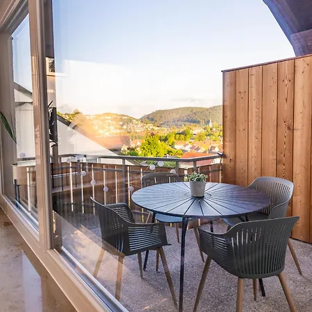 Mariposa Stays, Seenaehe, Balkon, Tischfussball & Parken