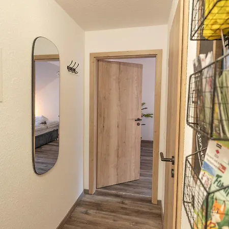 Mariposa Stays, Seenaehe, Balkon, Tischfussball & Parken *