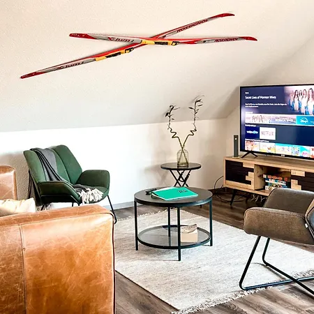 Mariposa Stays, Seenaehe, Balkon, Tischfussball & Parken *