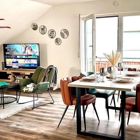 Balkon Mit Schwarzwaldblick, Hunde Frei, Tischfussball, Parkplatz, Familienfreundlich 公寓