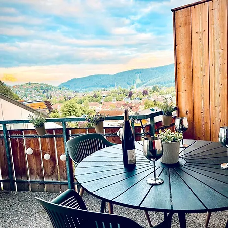 Mariposa Stays, Seenaehe, Balkon, Tischfussball & Parken