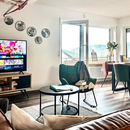 Balkon Mit Schwarzwaldblick, Hunde Frei, Tischfussball, Parkplatz, Familienfreundlich 蒂蒂湖-新城