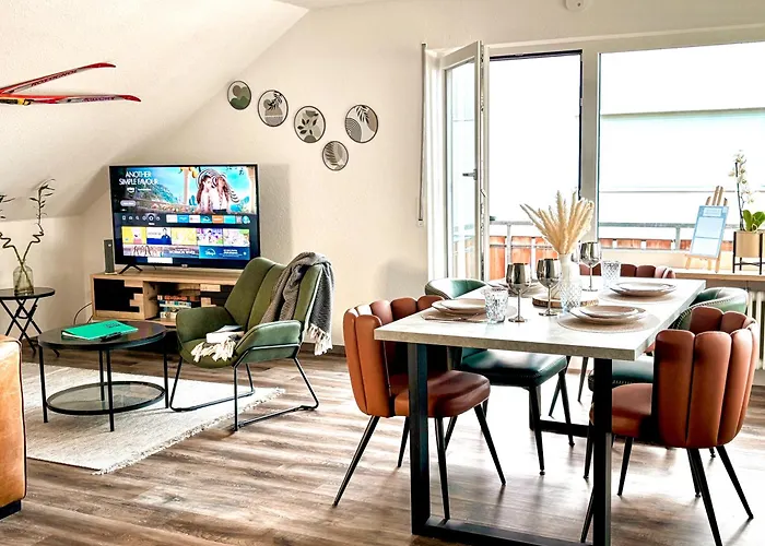 Balkon Mit Schwarzwaldblick, Hunde Frei, Tischfussball, Parkplatz, Familienfreundlich Apartamento