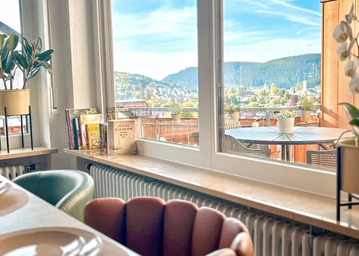 Balkon Mit Schwarzwaldblick, Hunde Frei, Tischfussball, Parkplatz, Familienfreundlich Titisee-Neustadt