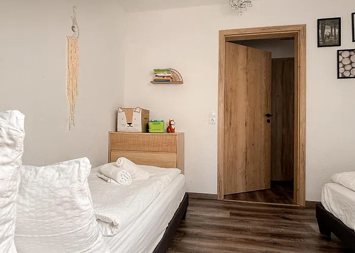 Balkon Mit Schwarzwaldblick, Hunde Frei, Tischfussball, Parkplatz, Familienfreundlich Titisee-Neustadt